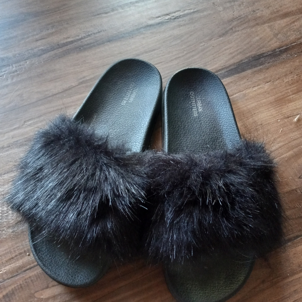 Urban outfitters slides